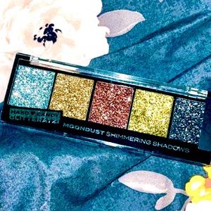 3/13💄 Hard Candy Glitteratzi Shadow Palette— MOONDUST